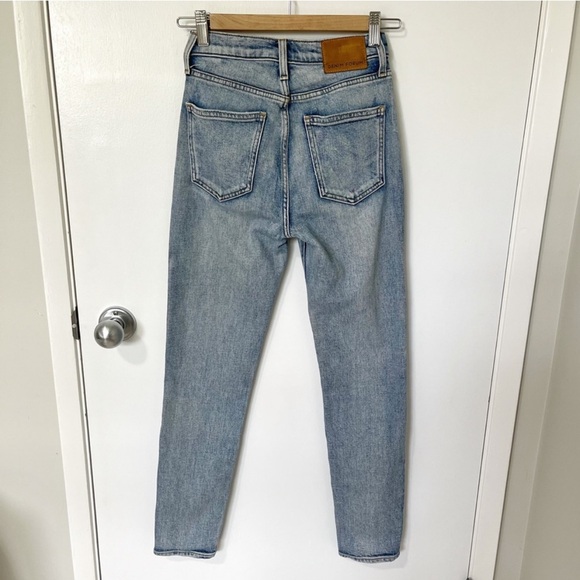 Aritzia Denim Forum The Yoko High Rise Slim Jean
Light Blue size 24 - Picture 8 of 16